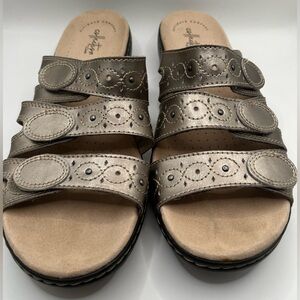 Ultimate comfort Clark’s Women's Metallic Sandals